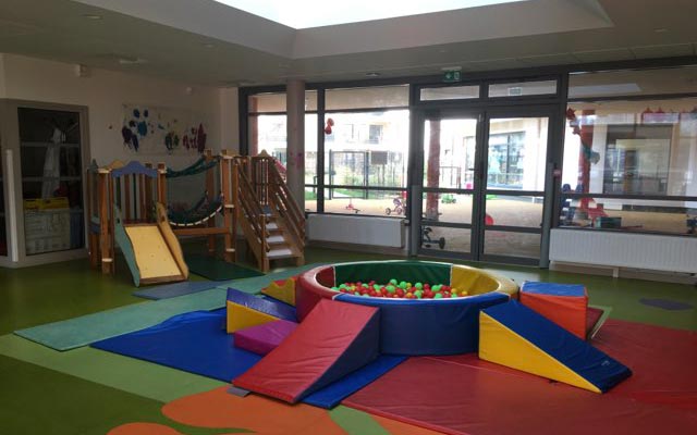 Hall d'accueil espace psychomoteur commun